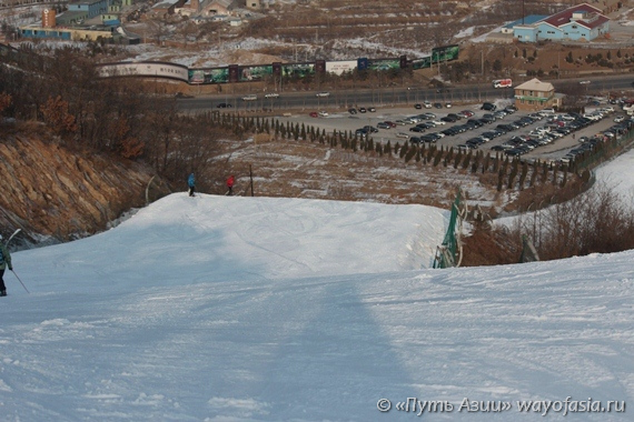 Далянь - горнолыжная база Happy Snow World - склон для профессионалов, вид сверху