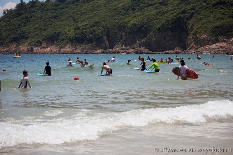 Гонконг – зона для серфинга в правой части пляжа Big Wave Bay
