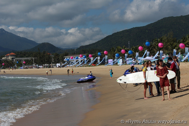 Чемпионат по серфингу в бухте Жиюэвань