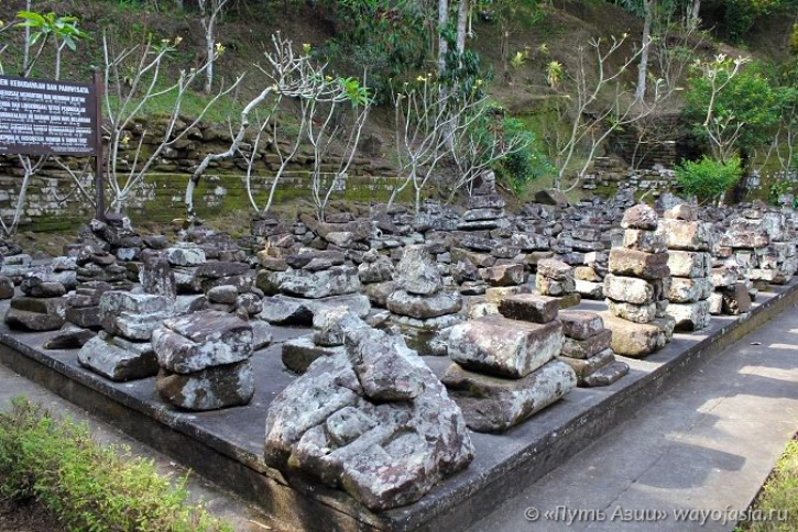 Бали - памятник разрушенному храму
