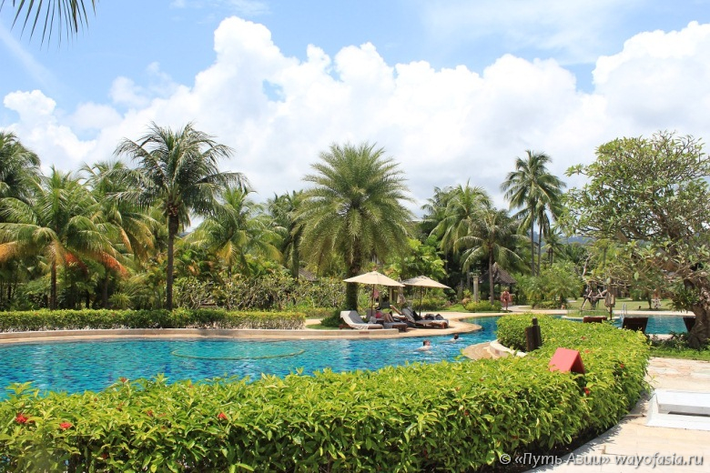 Таиланд - Као Лак - зеленая территория отеля Ле Меридиан 5* с главным бассейном